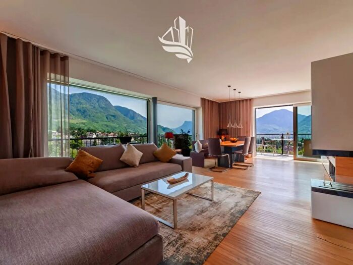 Appartamento trilocale in vendita in Tappeinerweg, Merano