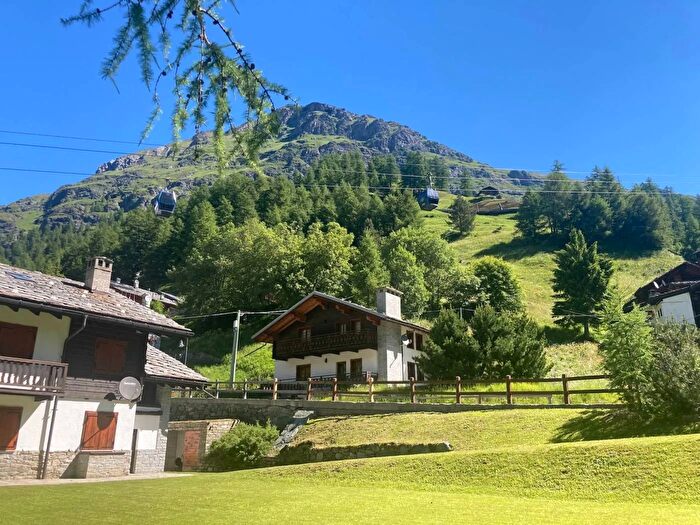 Casa con 6 locali in vendita in Strada Regionale di Staffal GressoneyLaTrinitè, Gressoney La Trinite