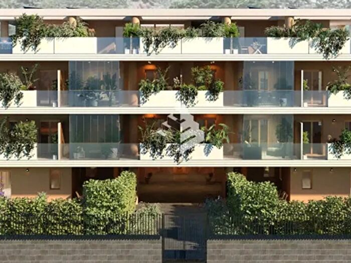 Appartamento trilocale in vendita in Via Alessandro Santini, Roma