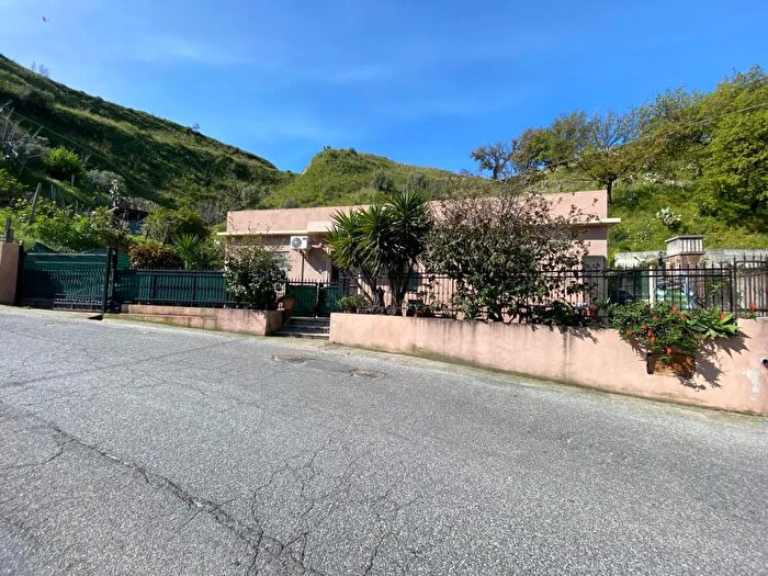 Casa quadrilocale in vendita in Reggio Calabria