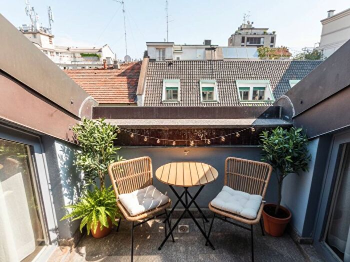 Appartamento bilocale in affitto in Via Giuseppe e Francesco C Maggiolini, Palestro, Milano