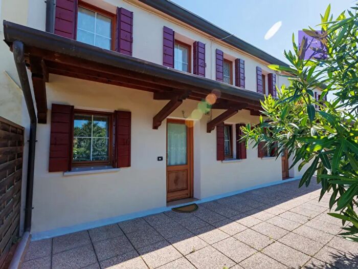 Casa con 7 locali in vendita in Pernumia