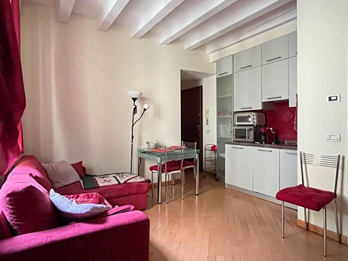 Appartamento quadrilocale in affitto in Via Giuseppe Ripamonti, Porta Romana Medaglie dOro, Milano