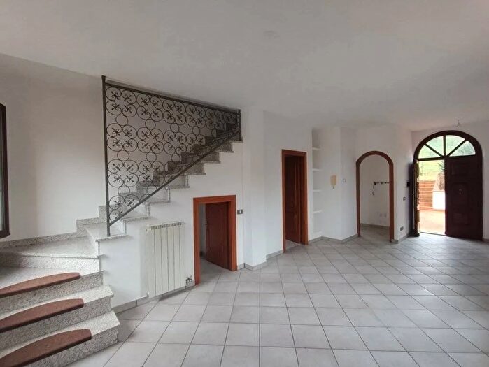 Appartamento trilocale in vendita in Via Toscana, Castiglione Del Lago