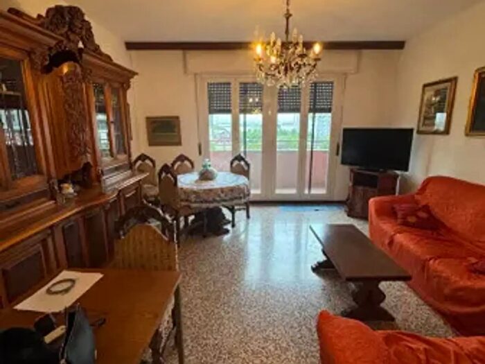 Appartamento trilocale in affitto in Via Appennini, Milano