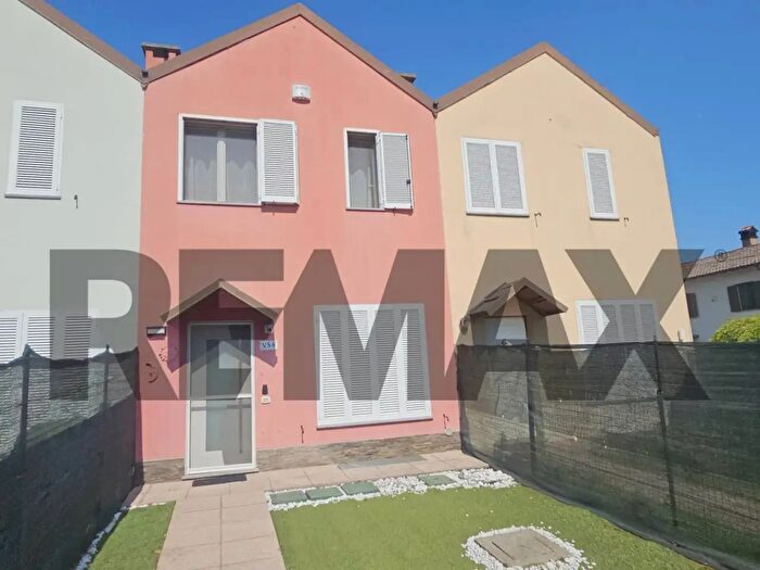 Casa trilocale in vendita in Via Suor Ermanna Patroni, Dorno