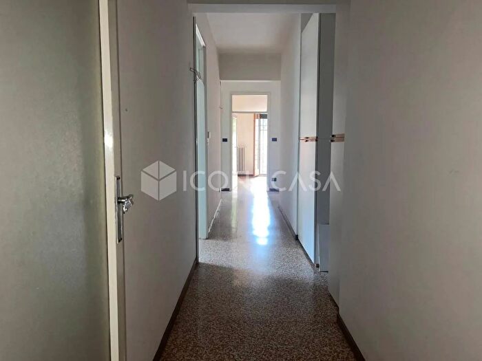 Appartamento quadrilocale in vendita in Via Toscana, Bologna