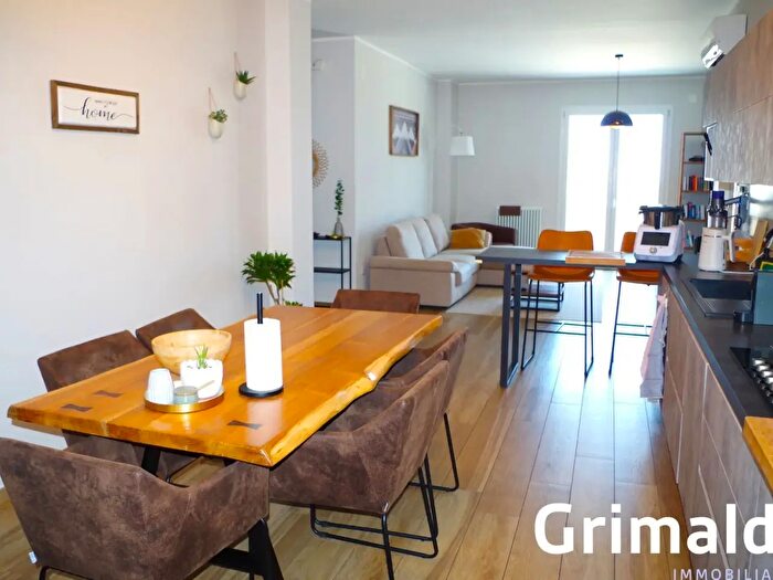 Appartamento con 5 locali in vendita in Corso Cesare Vergine Snc, Tuglie