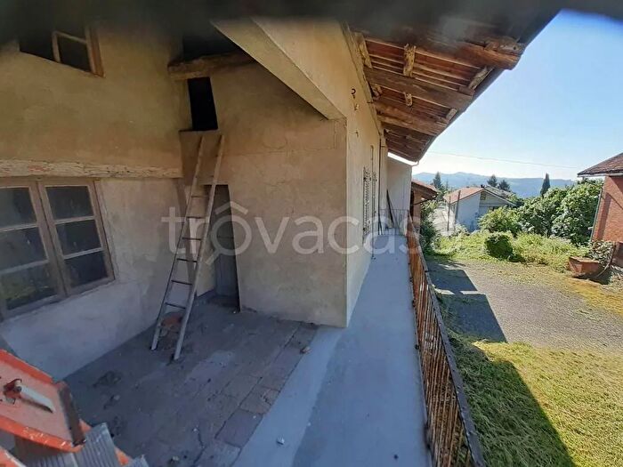 Casa con 8 locali in vendita in Via Francesco Rossi Cinzano To Italy, Cinzano