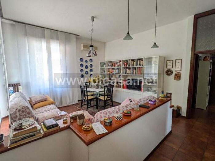 Casa con 6 locali in vendita in Strada Adriatica, Pesaro