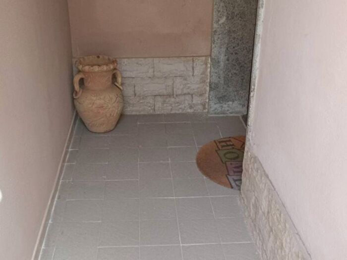 Appartamento trilocale in affitto in Via del Fosso dell'Acqua Mariana, Morena, Roma