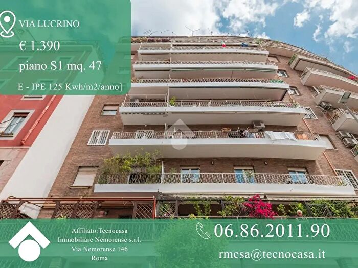 Appartamento trilocale in affitto in Via Lucrino, Roma