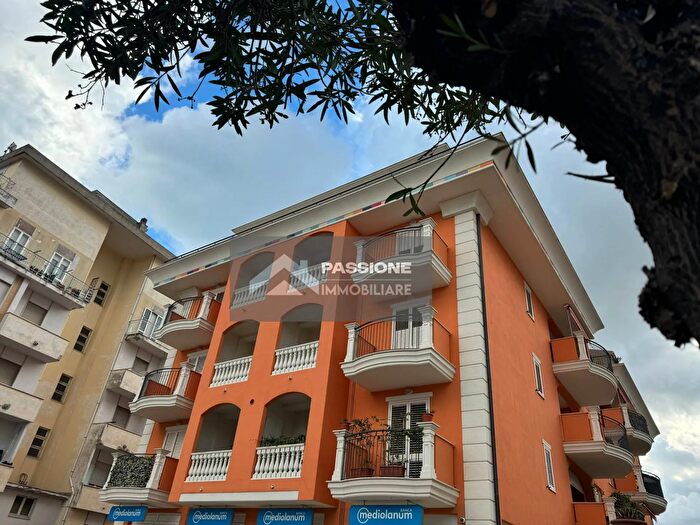 Appartamento trilocale in vendita in Via Cristoforo Colombo, Martinsicuro