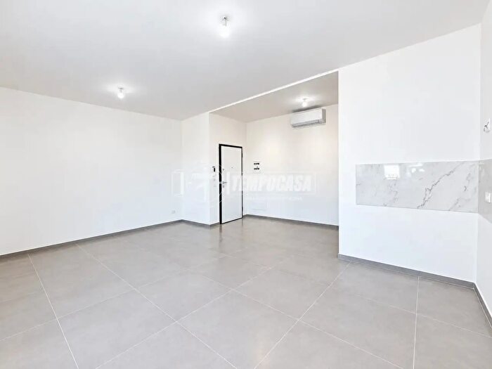 Appartamento quadrilocale in vendita in Via Fregni, Modena