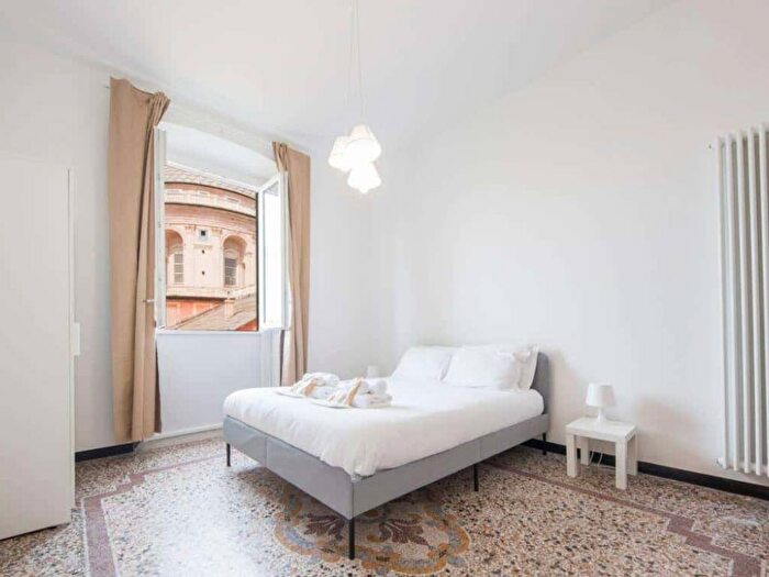 Appartamento trilocale in affitto in Via Nino Bixio, Carignano, Genova