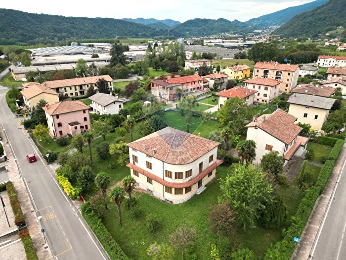 Casa con 19 locali in vendita in Via Italia, Cison Di Valmarino