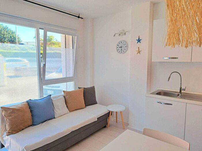 Appartamento trilocale in affitto in Via Trasbordo, Marina Di San Vito, San Vito Chietino