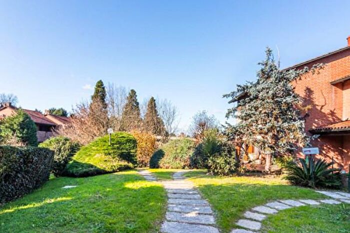 Casa quadrilocale in vendita in Via dei Pini, Vizzolo Predabissi