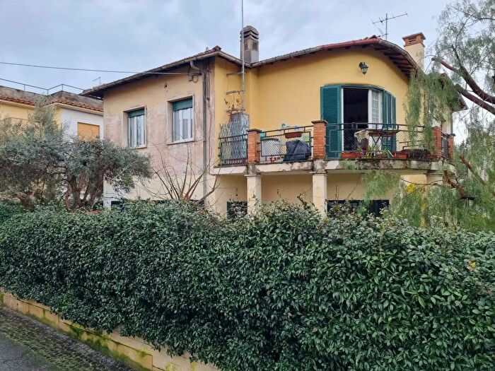 Appartamento con 7 locali in vendita in Via Ungheria, Grottaferrata