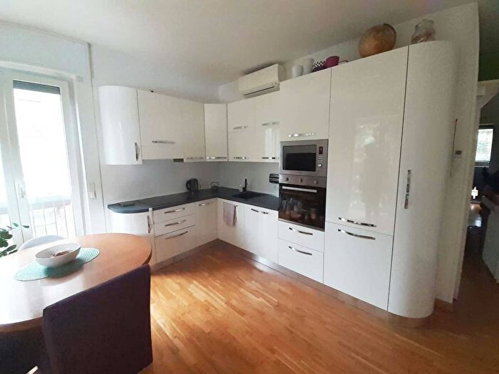 Appartamento trilocale in affitto in Via Pietro Rondoni, Tripoli Soderini, Milano