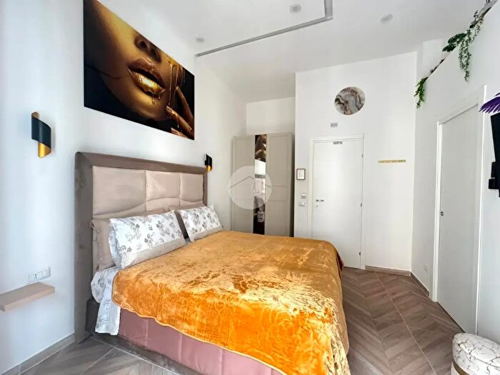 Appartamento bilocale in vendita in Via Francesco Capocelatro, Napoli