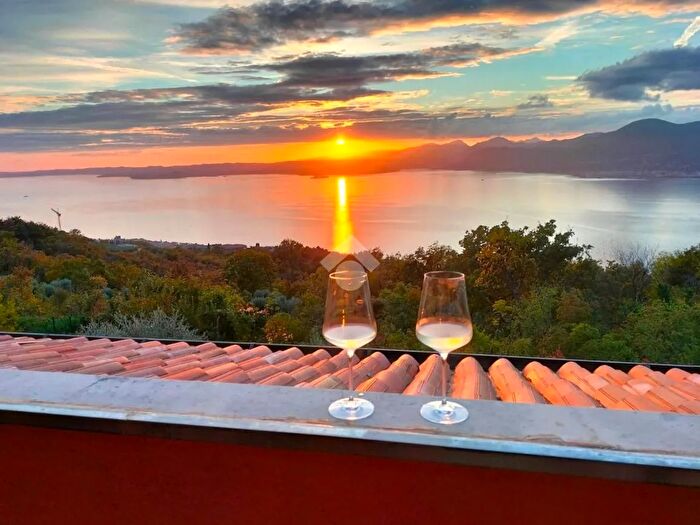 Appartamento bilocale in vendita in Località Spighetta, Torri Del Benaco