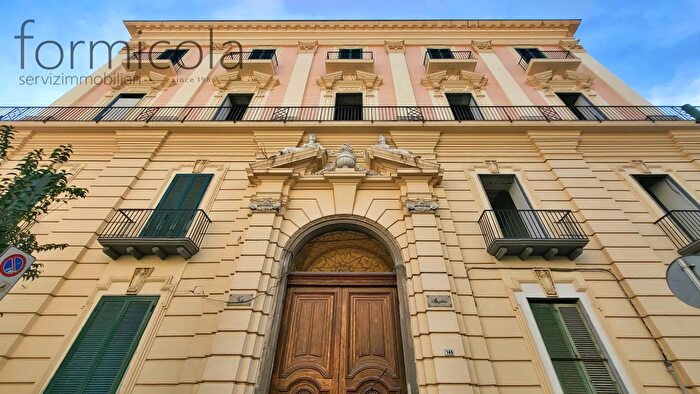 Appartamento trilocale in affitto in Portici