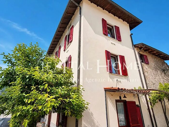 Appartamento con 12 locali in vendita in Via Pascolo dei Tedeschi, Bergamo