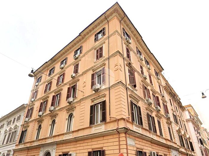 Appartamento con 6 locali in affitto in Via Vittorio Bachelet, Castro Pretorio, Roma