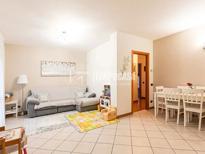 Appartamento trilocale in vendita in Mariano Comense