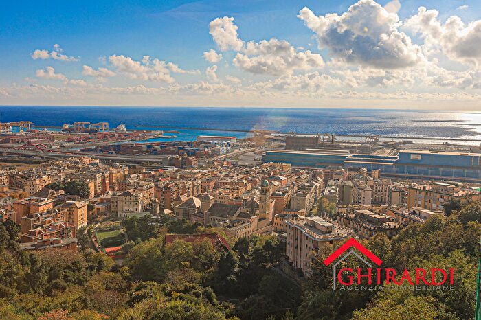 Appartamento con 7 locali in vendita in Via dei Sessanta, Genova