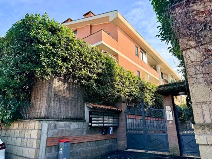 Appartamento bilocale in vendita in Via Giambattista Gelli, Roma