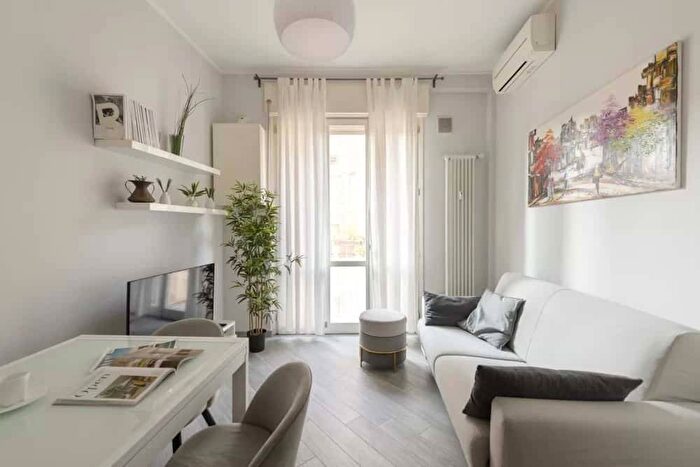 Appartamento trilocale in affitto in Via Disciplini, Carrobbio, Milano