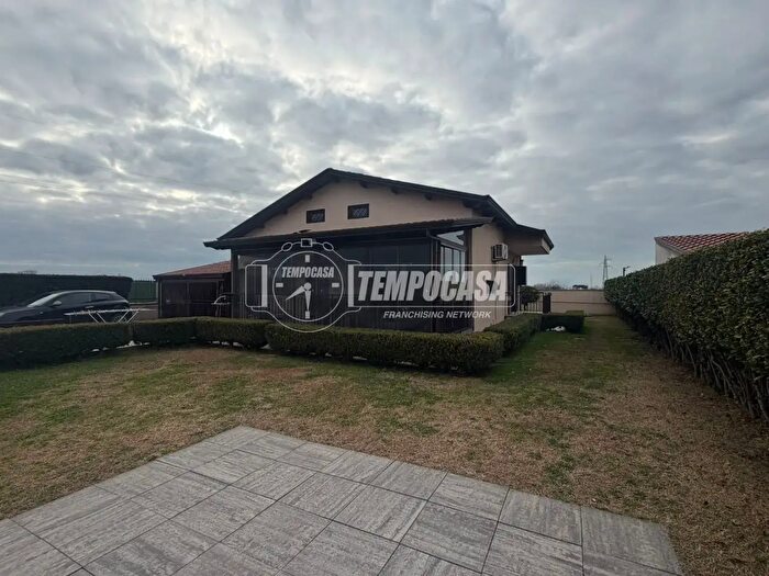 Casa trilocale in vendita in Via Ex Alleati Santo Spirito, Giugliano In Campania