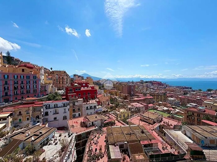 Appartamento quadrilocale in vendita in Corso Vittorio Emanuele, Napoli