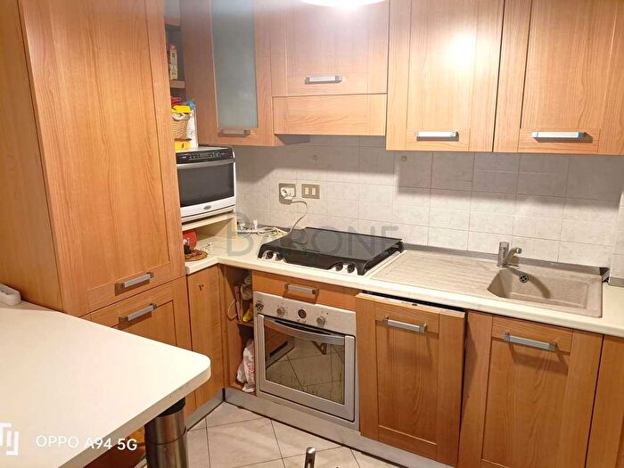 Appartamento trilocale in vendita in Viale Marche, Milano