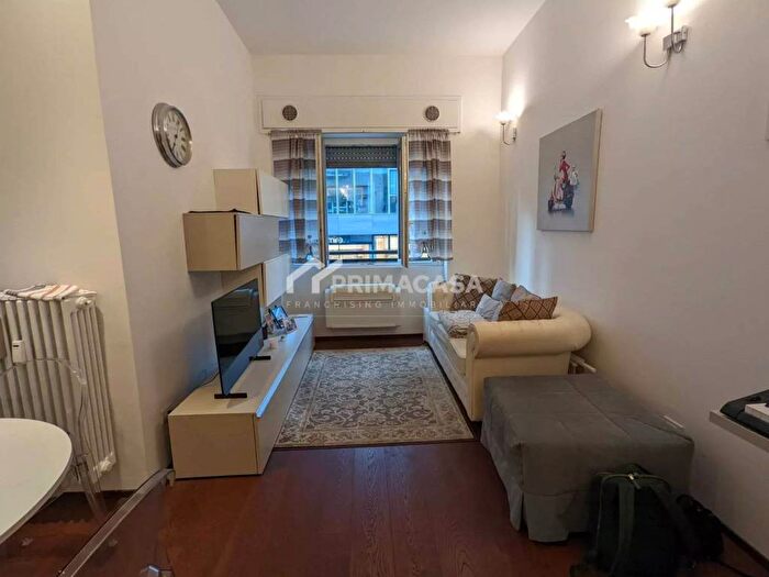 Appartamento bilocale in affitto in Via Andrea Costa A, Pasteur, Milano