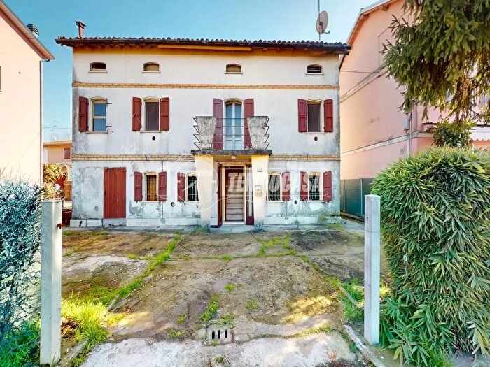 Casa trilocale in vendita in Strada Provinciale Sud, Novellara