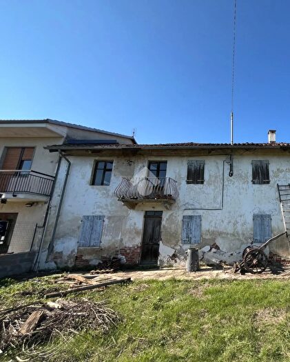 Casa con 6 locali in vendita in Via Case Sparse, Isolabella