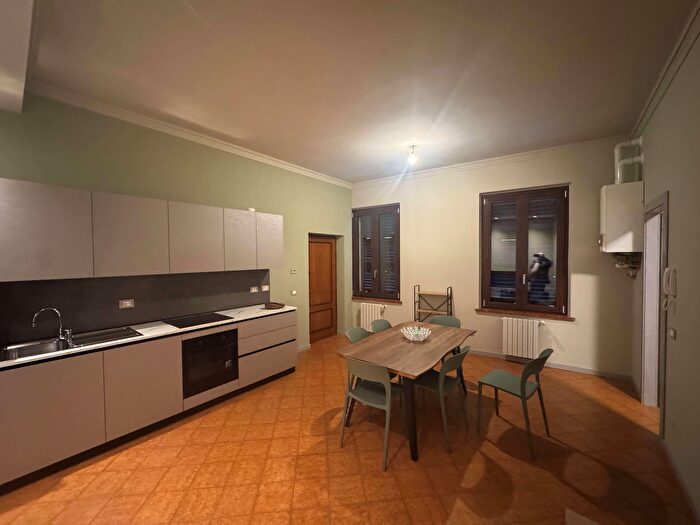 Appartamento con 6 locali in affitto in Via Grazioli, Mantova