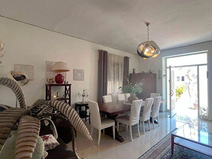 Appartamento con 5 locali in affitto in Pinetamare, Castel Volturno