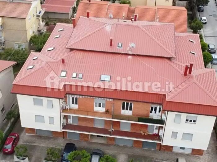 Appartamento trilocale in vendita in Via Ugo Foscolo, Civitanova Marche