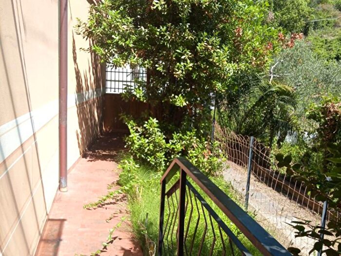 Appartamento trilocale in affitto in Via Genova, Centro, Deiva Marina