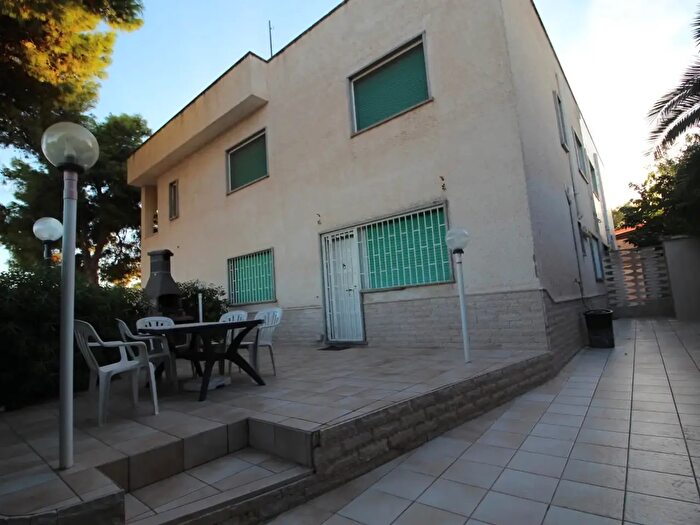 Casa in affitto in Via dei Lillà Snc, Manduria