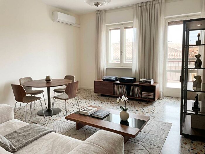 Appartamento quadrilocale in vendita in Via Ottone Bacaredda, Villanova, Cagliari
