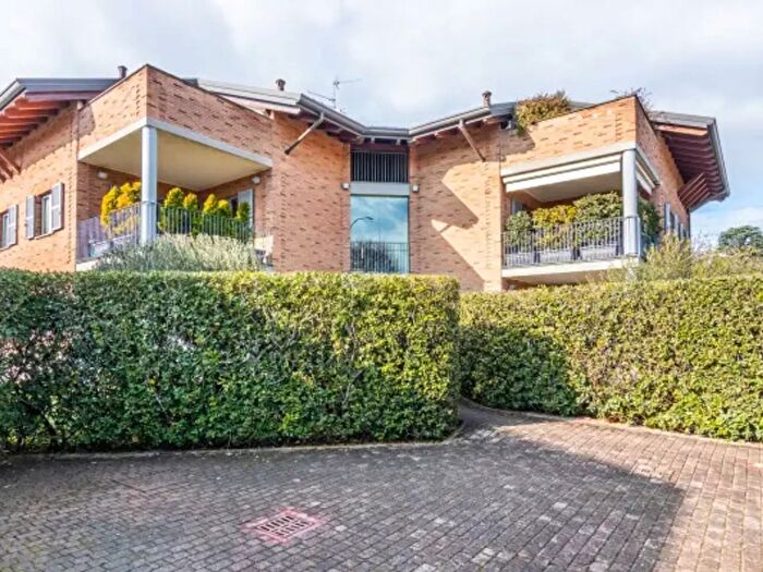 Appartamento trilocale in vendita in Via Montello, Giussano