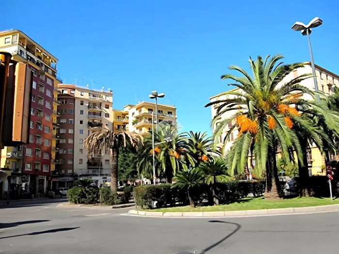 Appartamento trilocale in vendita in Piazza degli Artisti, Napoli
