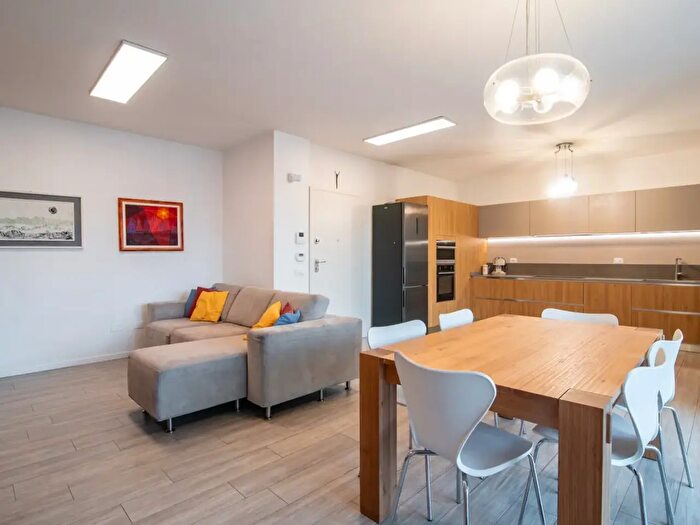 Appartamento quadrilocale in vendita in Via Novembre, Cadoneghe