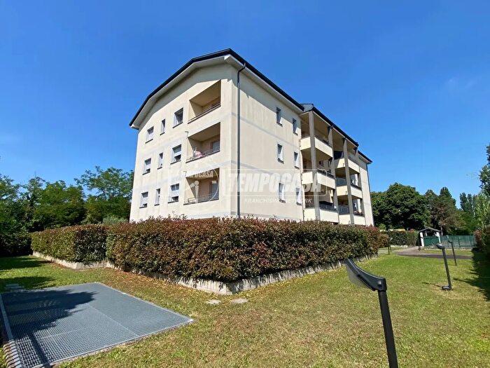Appartamento con 5 locali in vendita in Via Sturzo, Cornaredo