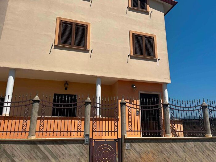 Appartamento trilocale in affitto in Via Giuseppe Mazzini, San Marco Evangelista